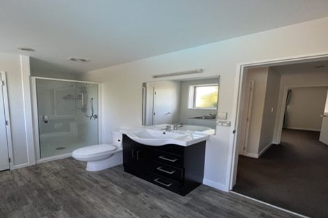 Photo of property in 9b Mackwood Place, Birkdale, Auckland, 0626