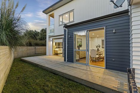 Photo of property in 32 Remuremu Street, Long Bay, Auckland, 0630