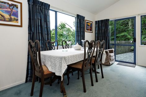 Photo of property in 35 Chamari Close, Titirangi, Auckland, 0604