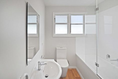 Photo of property in 2 Argyle Grove, Trentham, Upper Hutt, 5018