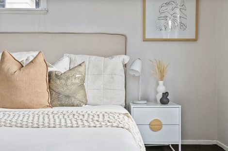 Photo of property in 90 Woodglen Road, Glen Eden, Auckland, 0602