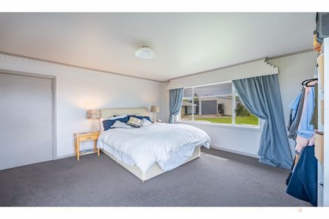 Photo of property in 30 Timaru Road, Waimate, 7924