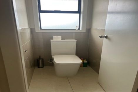 Photo of property in 17 Bradbury Road, Botany Downs, Auckland, 2010