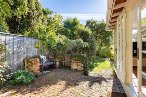 Photo of property in 23 Brougham Street, Nelson South, Nelson, 7010