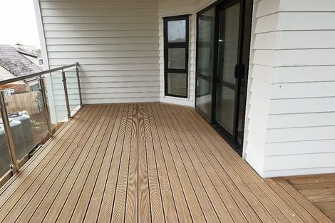 Photo of property in 4225a Great North Road, Glendene, Auckland, 0602