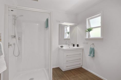 Photo of property in 120 Miromiro Road, Normandale, Lower Hutt, 5010