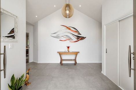 Photo of property in 2 Kotare Grove, Cambridge, 3434