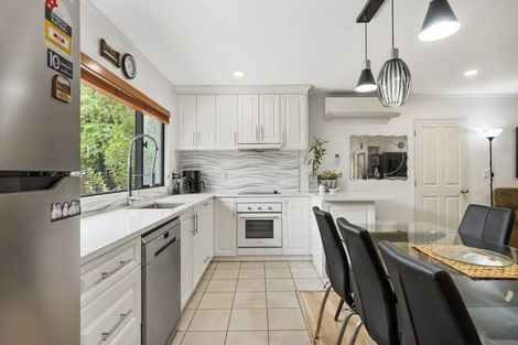 Photo of property in 10/17 Neta Grove, Henderson, Auckland, 0612