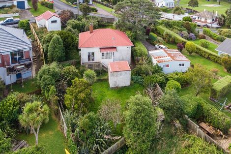 Photo of property in 13 Athol Place, Ravensbourne, Dunedin, 9022