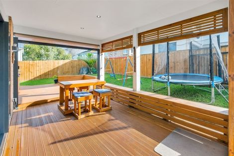 Photo of property in 7a Roberts Road, Te Atatu South, Auckland, 0610