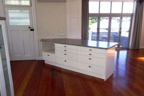 Photo of property in 16 Lighthouse Road, Bluff Hill, Napier, 4110