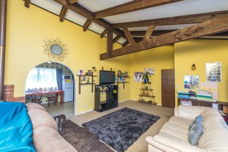 Photo of property in 104 Hinau Street, Castlecliff, Whanganui, 4501