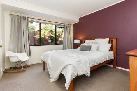 Photo of property in 2/23 Gwenand Place, Botany Downs, Auckland, 2010