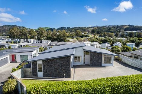 Photo of property in 27 Flotilla Place, Whitby, Porirua, 5024