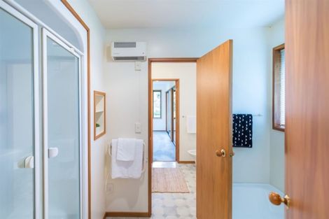 Photo of property in 3 Swanleigh Place, Ilam, Christchurch, 8041