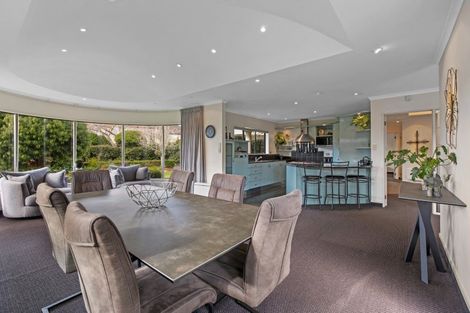 Photo of property in 22 Kinross Drive, Merrilands, New Plymouth, 4312