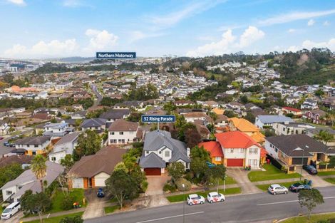 Photo of property in 52 Rising Parade, Fairview Heights, Auckland, 0632