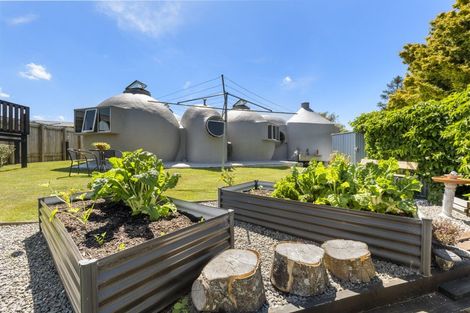 Photo of property in 17 Chartwell Drive, Eltham, 4322