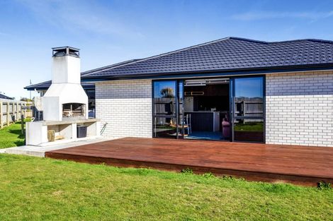 Photo of property in 32 County Drive, Hawera, 4610