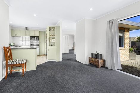 Photo of property in 5 Guernsey Place, Grandview Heights, Hamilton, 3200