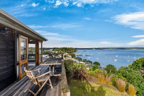 Photo of property in 9 Te Maiki Rise, Russell, 0202