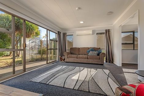 Photo of property in 8 Chelmarsh Place, Highbury, Palmerston North, 4412