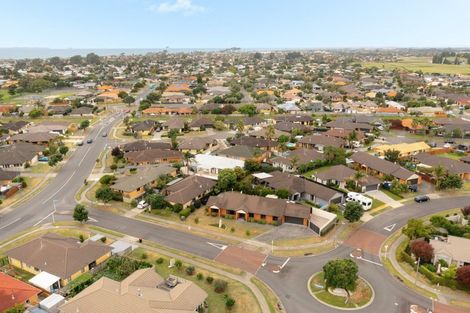 Photo of property in 5 Seabreeze Place, Papamoa Beach, Papamoa, 3118