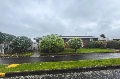 Photo of property in 1 Matai Street, Waikanae, 5036