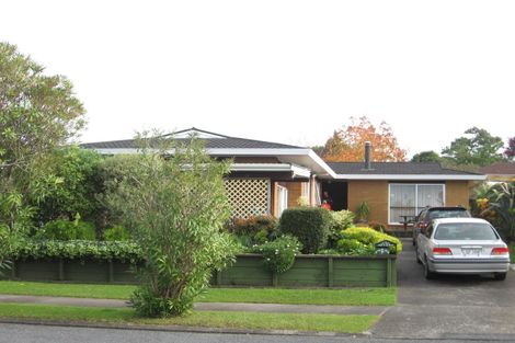 Photo of property in 15 Liam Place, Half Moon Bay, Auckland, 2012