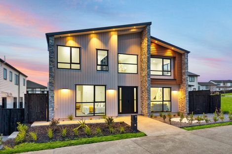 Photo of property in 35 Park Green Avenue, Rosehill, Papakura, 2113