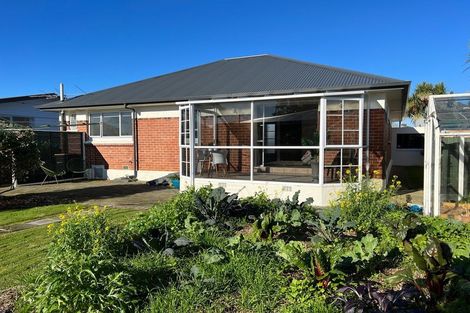Photo of property in 42a Hargest Crescent, Saint Kilda, Dunedin, 9012