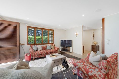 Photo of property in 2 Glenoaks Rise, Mellons Bay, Auckland, 2014
