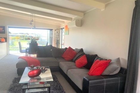 Photo of property in 4 Kawana Grove, Himatangi Beach, Foxton, 4891