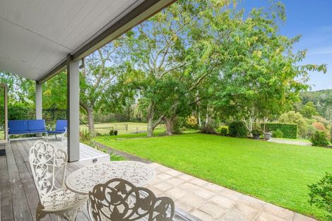 Photo of property in 37 Hardens Lane, Paremoremo, Auckland, 0632