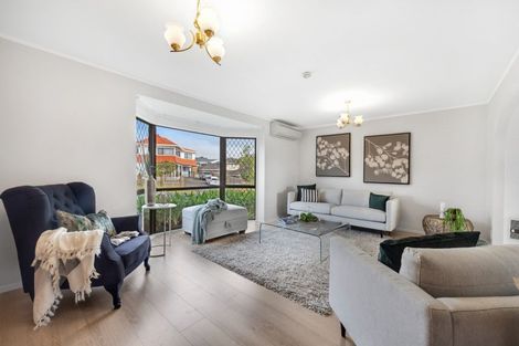 Photo of property in 57 Dalwhinnie Parade, Highland Park, Auckland, 2010