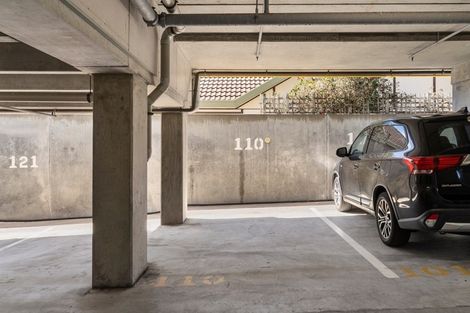 Photo of property in Atlas Apartments, 10/49 Maunganui Road, Mount Maunganui, 3116