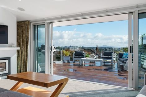 Photo of property in 144 Sandspit Road, Shelly Park, Auckland, 2014