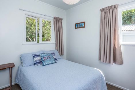 Photo of property in 24 Queens Road, Waikanae Beach, Waikanae, 5036