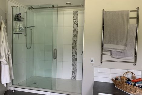 Photo of property in 26 Gavinike Place, Waimauku, 0812