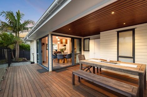 Photo of property in 83b William Bayes Place, Red Beach, 0932