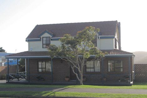 Photo of property in 5 Morning View, Titahi Bay, Porirua, 5022