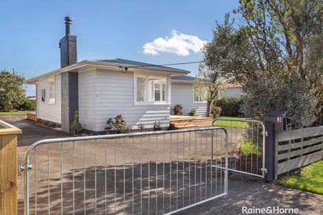 Photo of property in 3 Frederick Street, Carterton, 5713