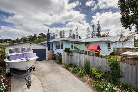 Photo of property in 1 Sarona Avenue, Glen Eden, Auckland, 0602