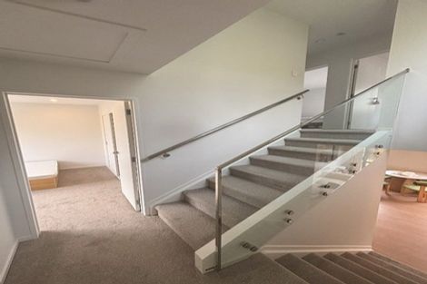 Photo of property in 49e Oaktree Avenue, Browns Bay, Auckland, 0630