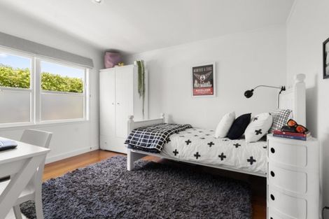 Photo of property in 131 Vauxhall Road, Narrow Neck, Auckland, 0624