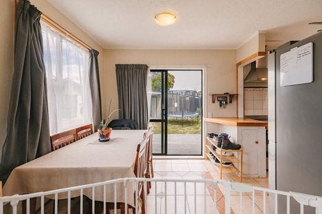 Photo of property in 27 Cavendish Crescent, Awapuni, Palmerston North, 4412