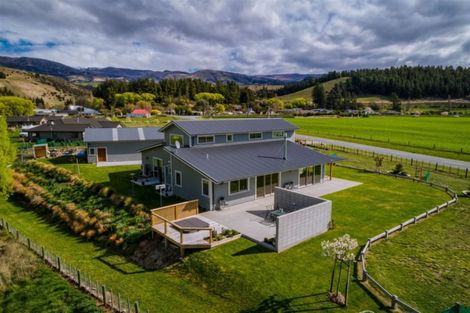 Photo of property in 26 Church Road, Luggate, Cromwell, 9383