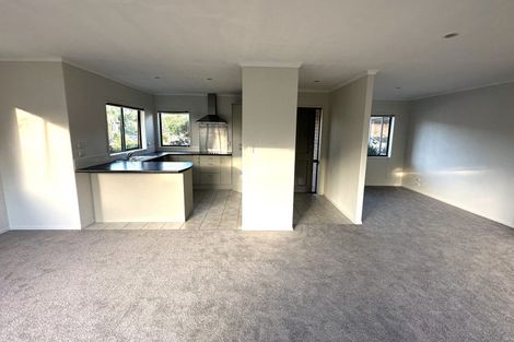 Photo of property in 19 Ballymore Drive, Pinehill, Auckland, 0632