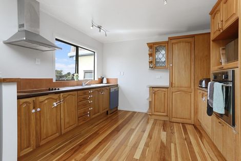Photo of property in 36 Lingham Crescent, Torbay, Auckland, 0630