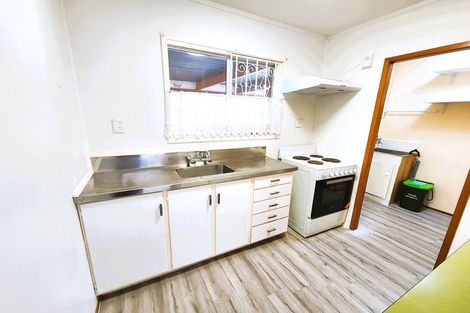 Photo of property in 26 Tamaki Bay Drive, Pakuranga, Auckland, 2010